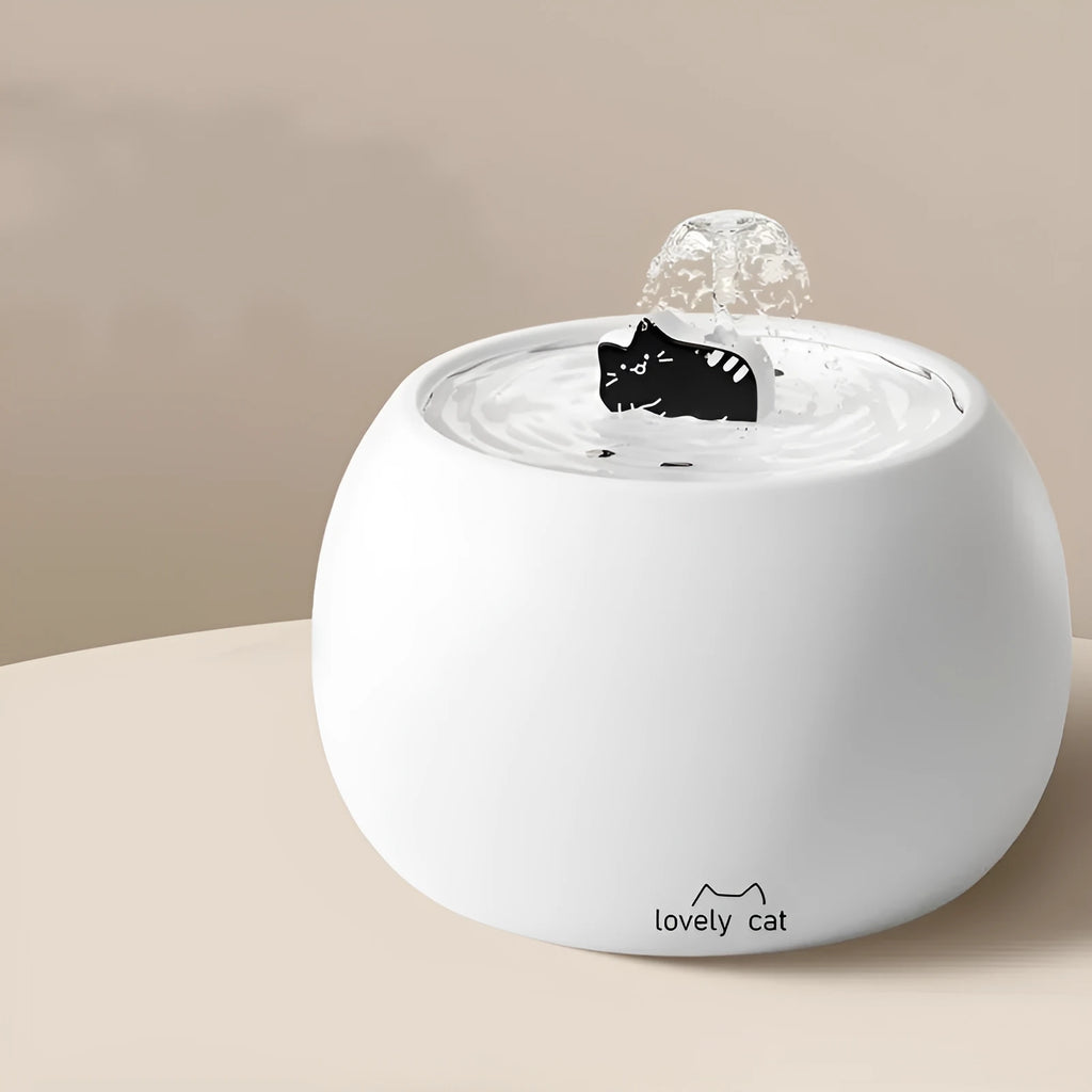 Cartoon kitty ceramic pet water fountain in white or black, 1L or 1.5L, for cats and small dogs
