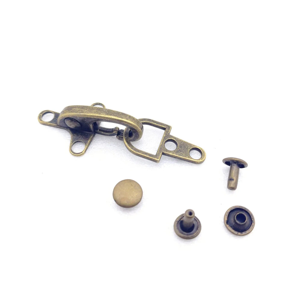 Zinc alloy aircraft buckle decoration in bronze, gold, gun, or silver finish, measuring 5.85 cm.