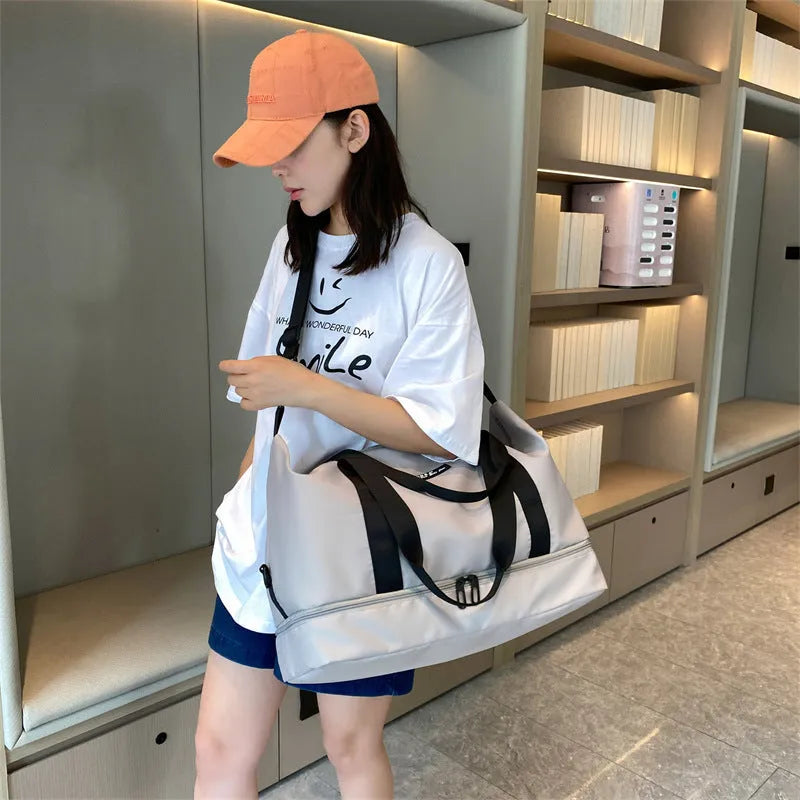 Large capacity travel duffle bag with shoes compartment in Oxford cloth, solid colour, for gym and overnight use