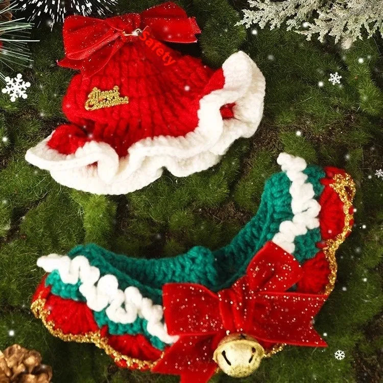 Christmas pet scarf with wool material and festive pattern for cat or dog winter wear