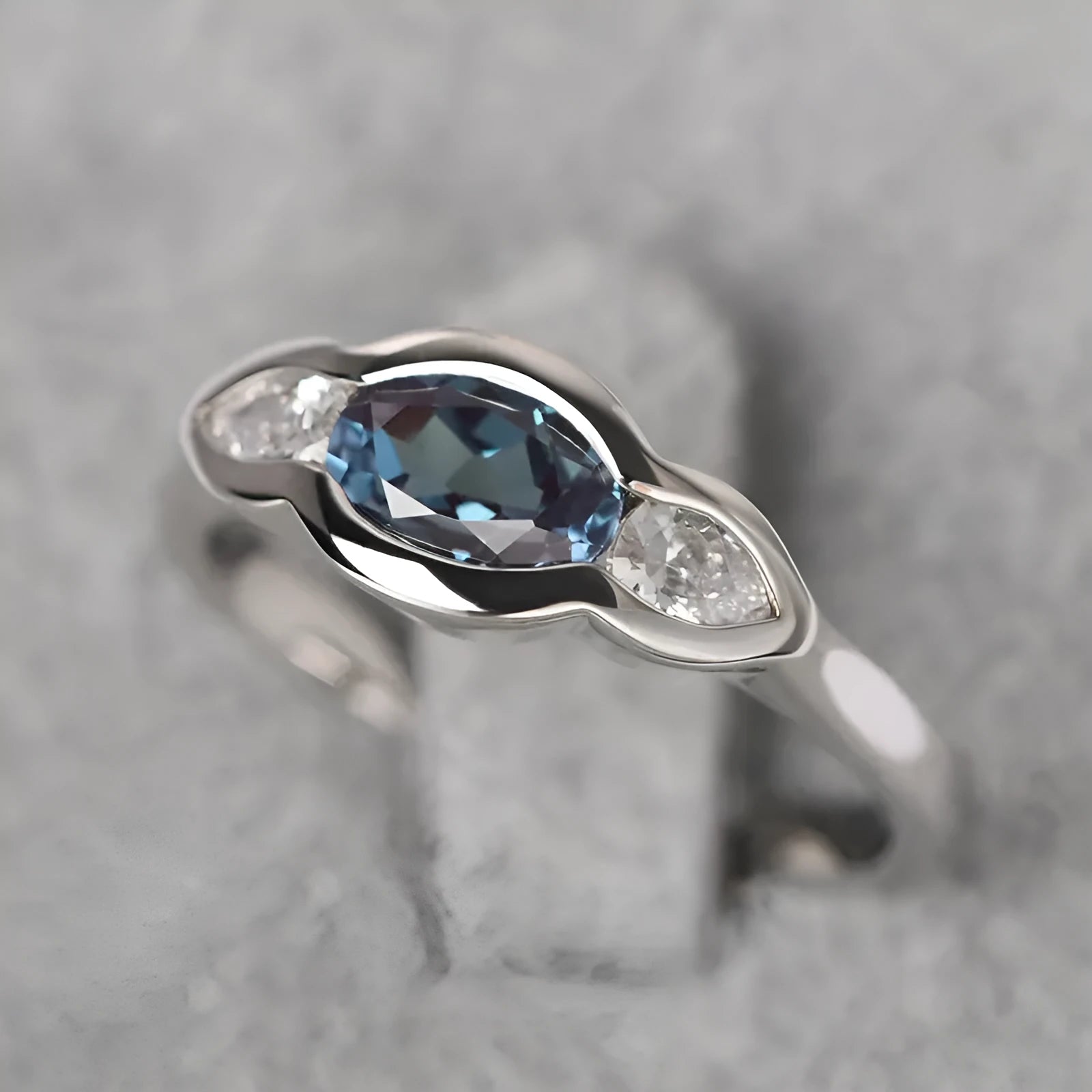 Women's geometric ellipse ring with inlaid zircon stones in white gold colour