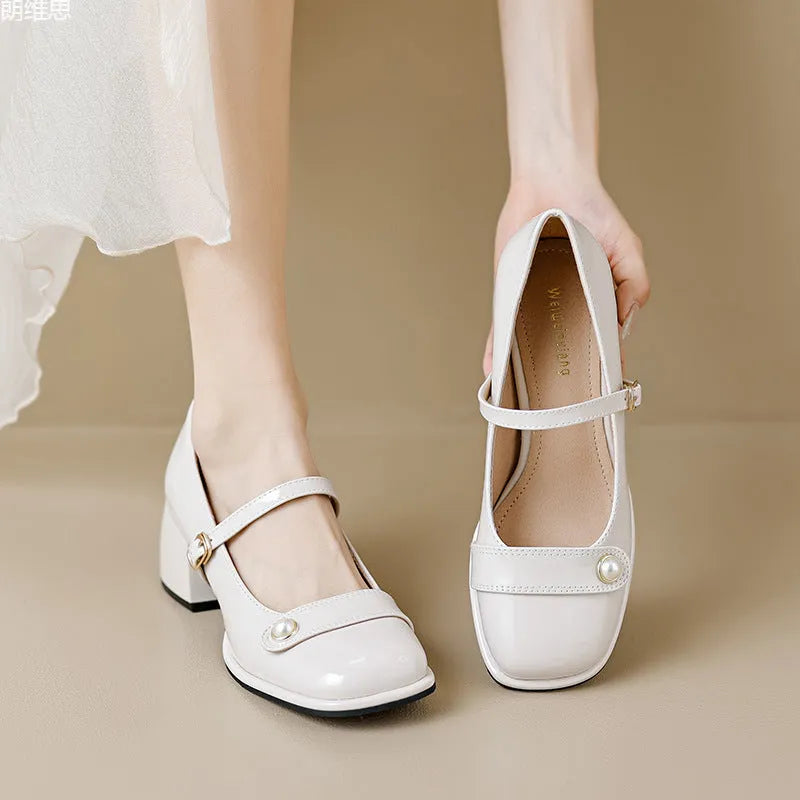 Women's patent leather hiking pumps with chunky heel and buckle closure in three colours