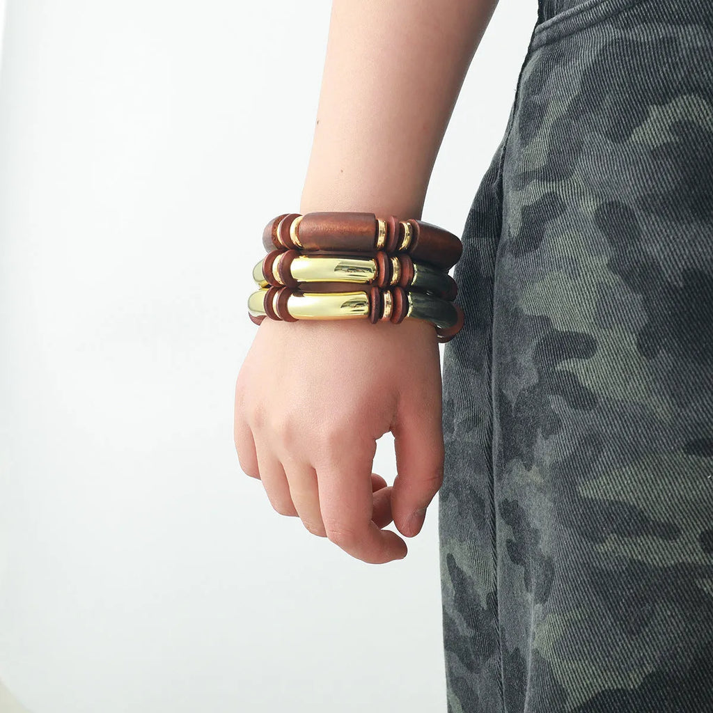 Women's multi-layer wooden necklace and bracelet set with alloy pendant and regular chain