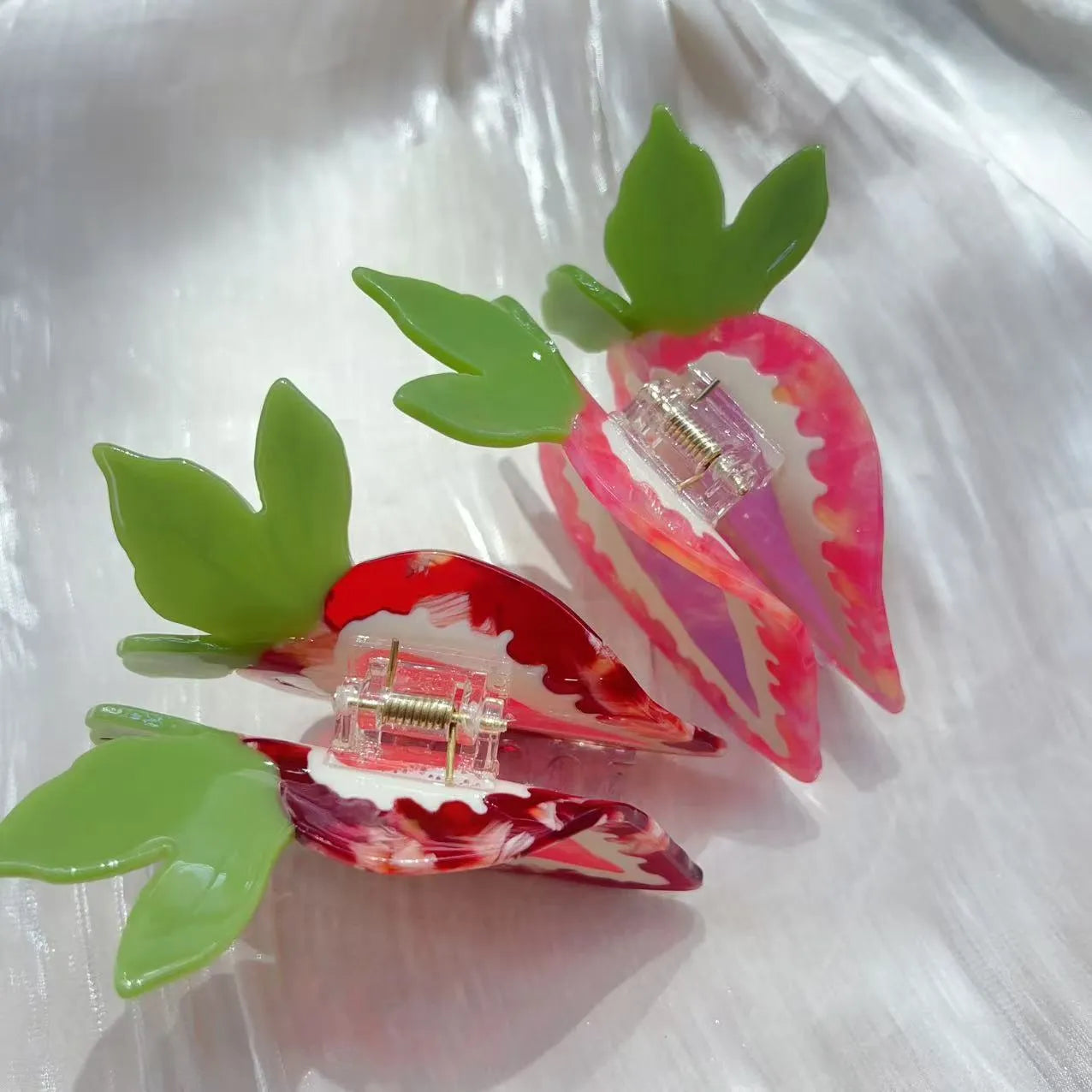 Love Honey Strawberry hairpin with pastoral style design in red or pink colour options