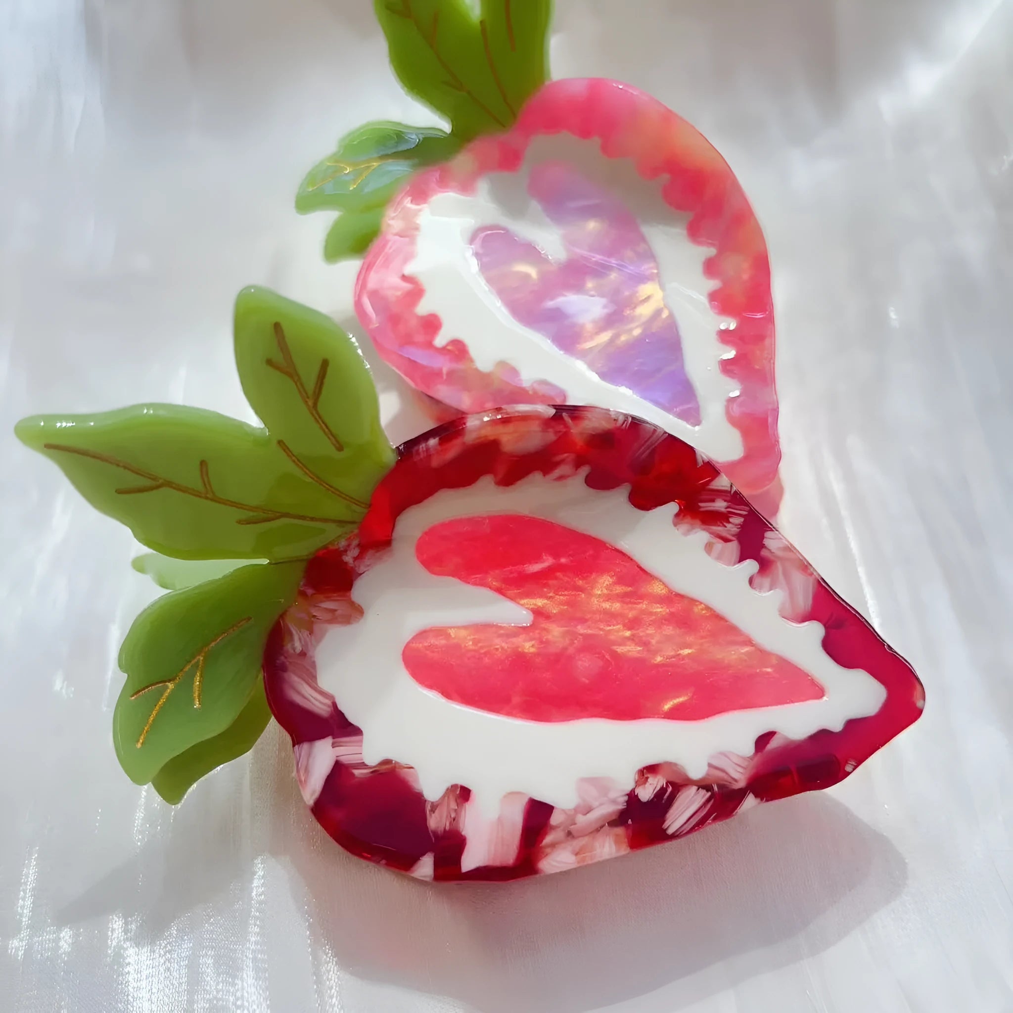 Love Honey Strawberry hairpin with pastoral style design in red or pink colour options