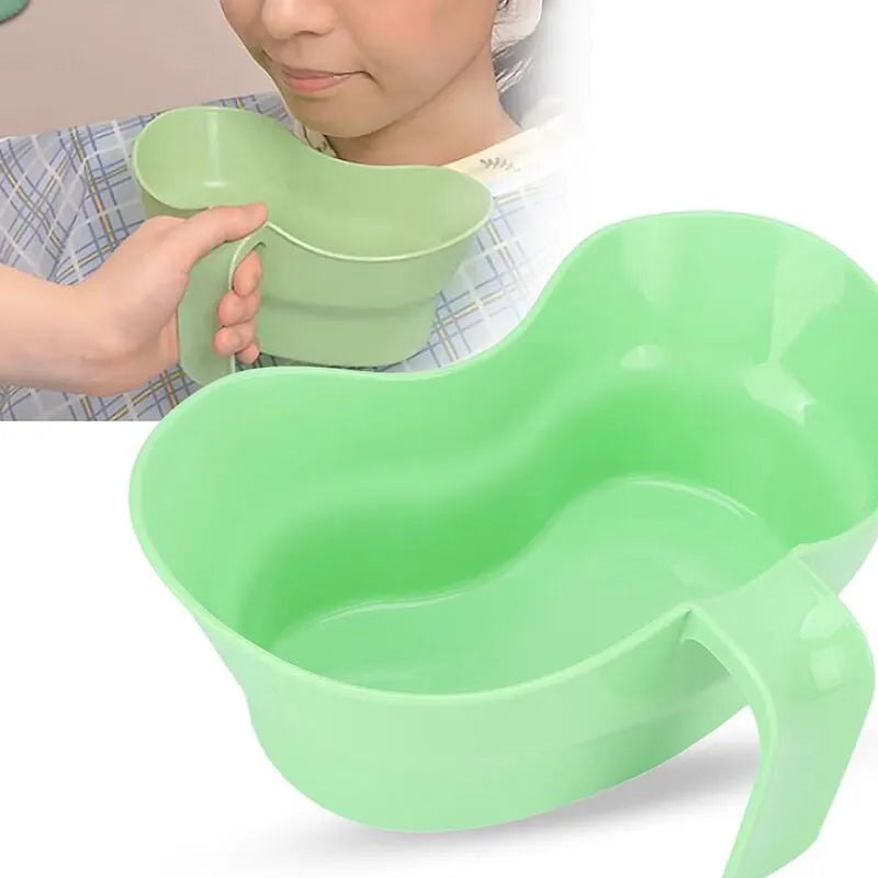 Green plastic nursing mouthwash cup for bedridden elderly oral care