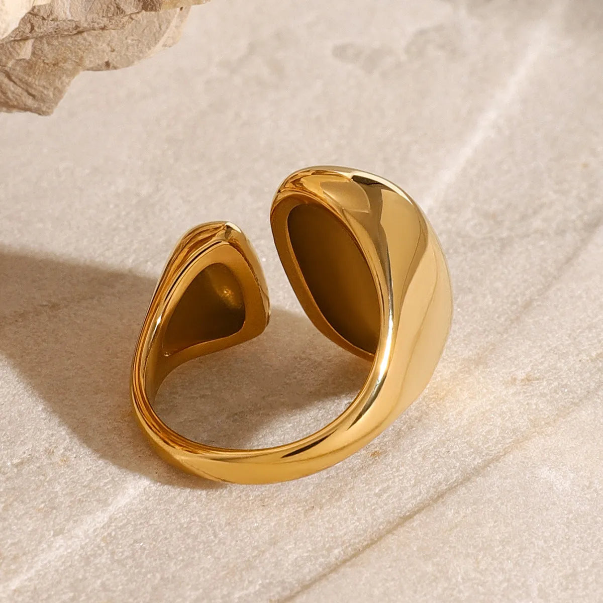 Stainless steel geometric open ring for women with exaggerated design and electroplated finish