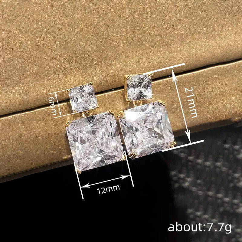 Copper geometric square earrings in white gold or golden finish with quadrilateral design