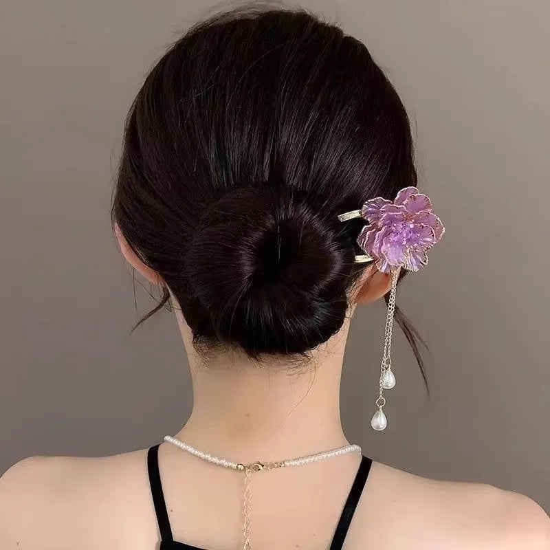 Purple and white peony flower U-shaped hairpin with tassel detailing on alloy construction