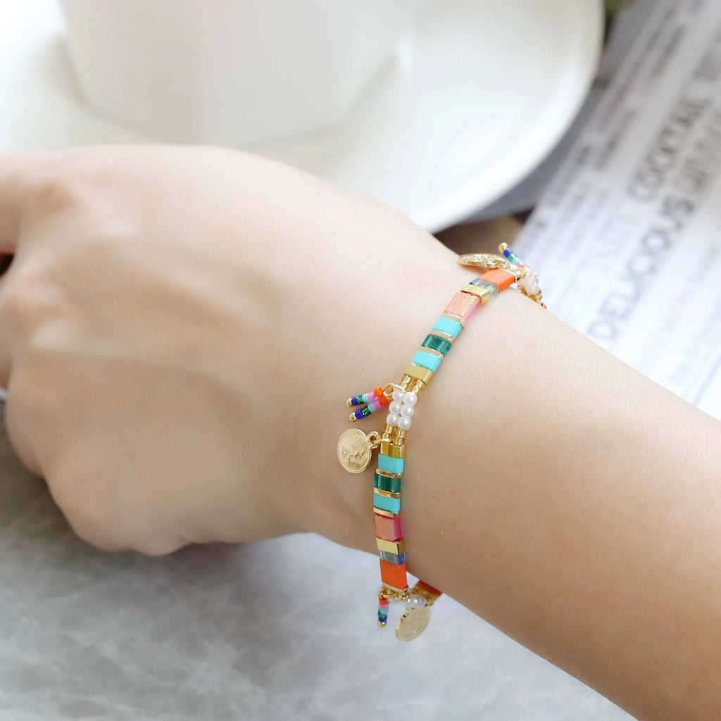 Women's handmade imitation pearl beaded bracelet in a European and American style, showing one of six available colour options.