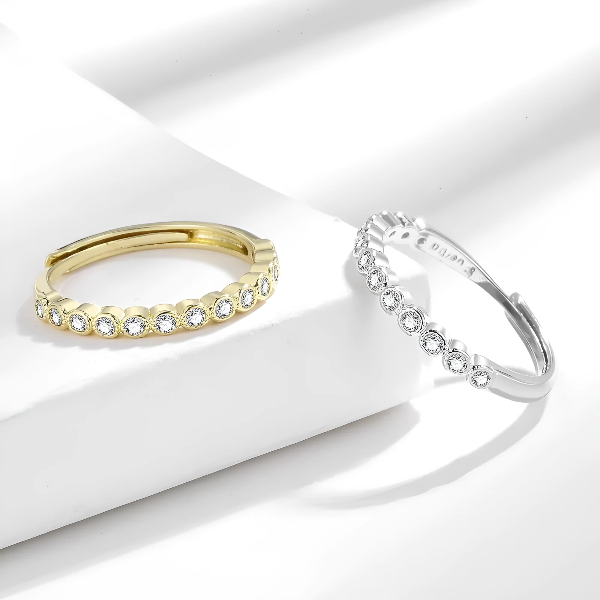 Women's geometric diamond tail open mouth ring in gold colours