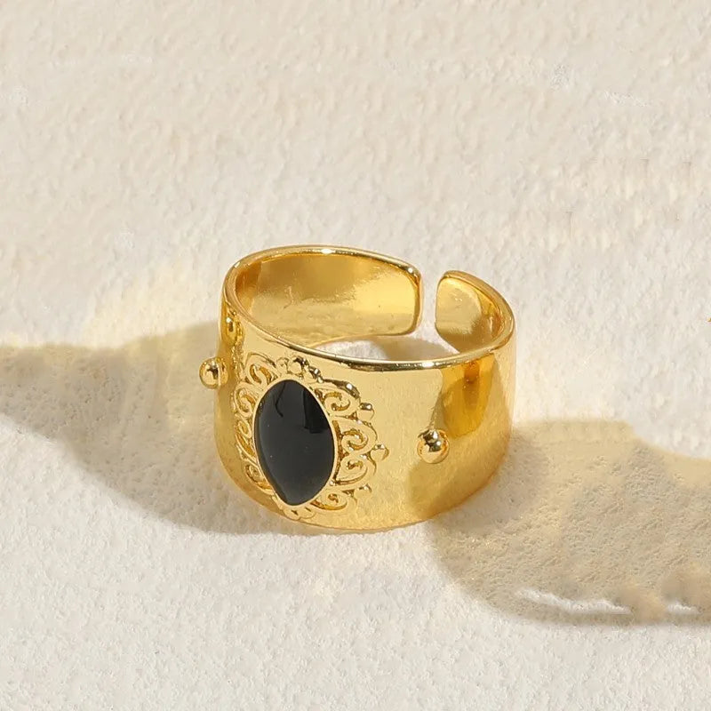 Geometric horse eye black vintage ring on copper base with Chinese style design