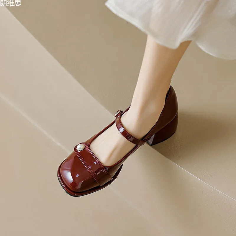 Women's patent leather hiking pumps with chunky heel and buckle closure in three colours