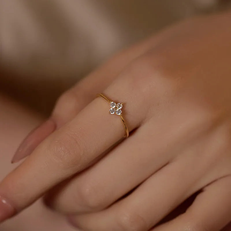 Gold plated diamond four-leaf clover ring for women, silver base, closed mouth setting, white gold colour