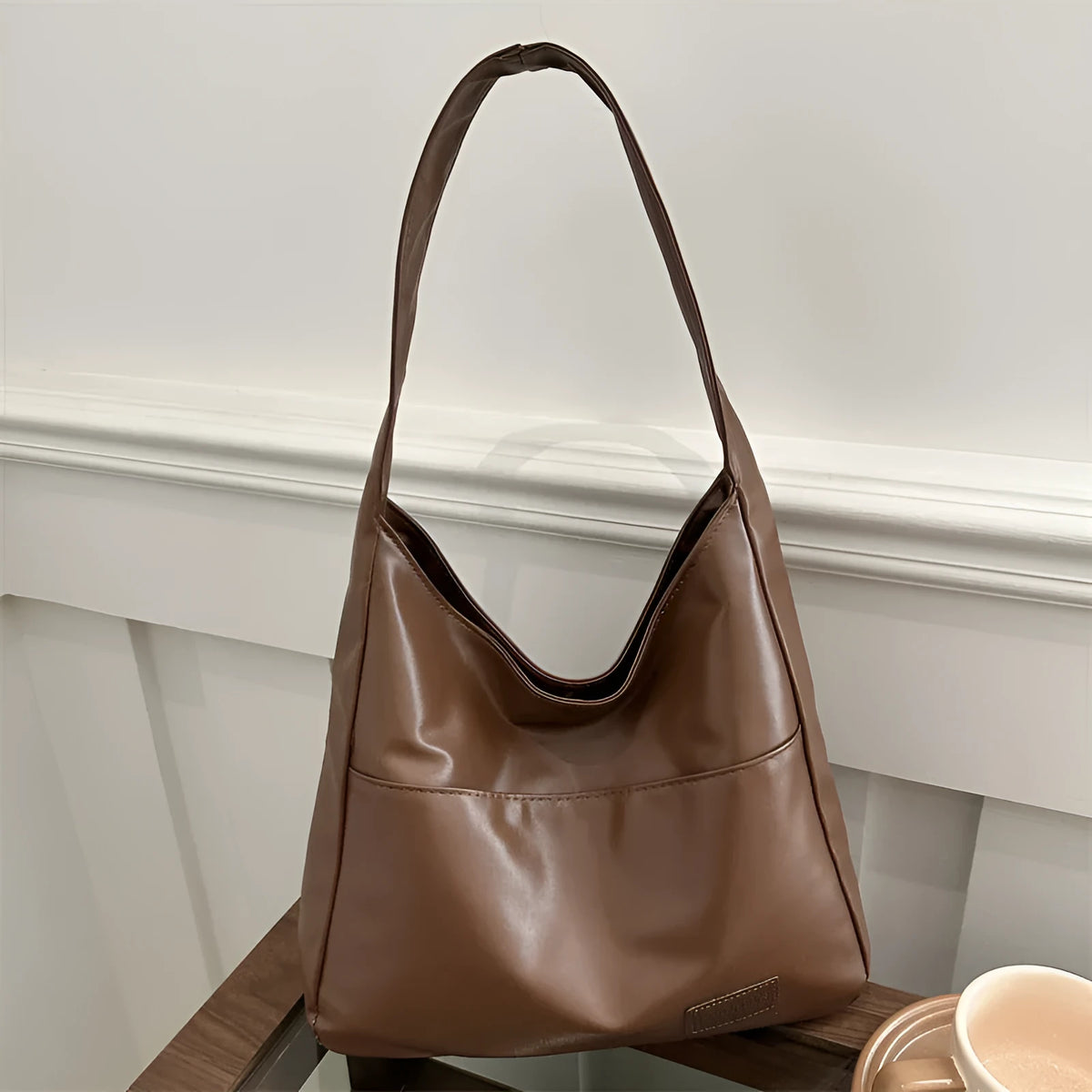 Women's retro tote bag large capacity bucket shape PU leather handbag with stitching detail black colour