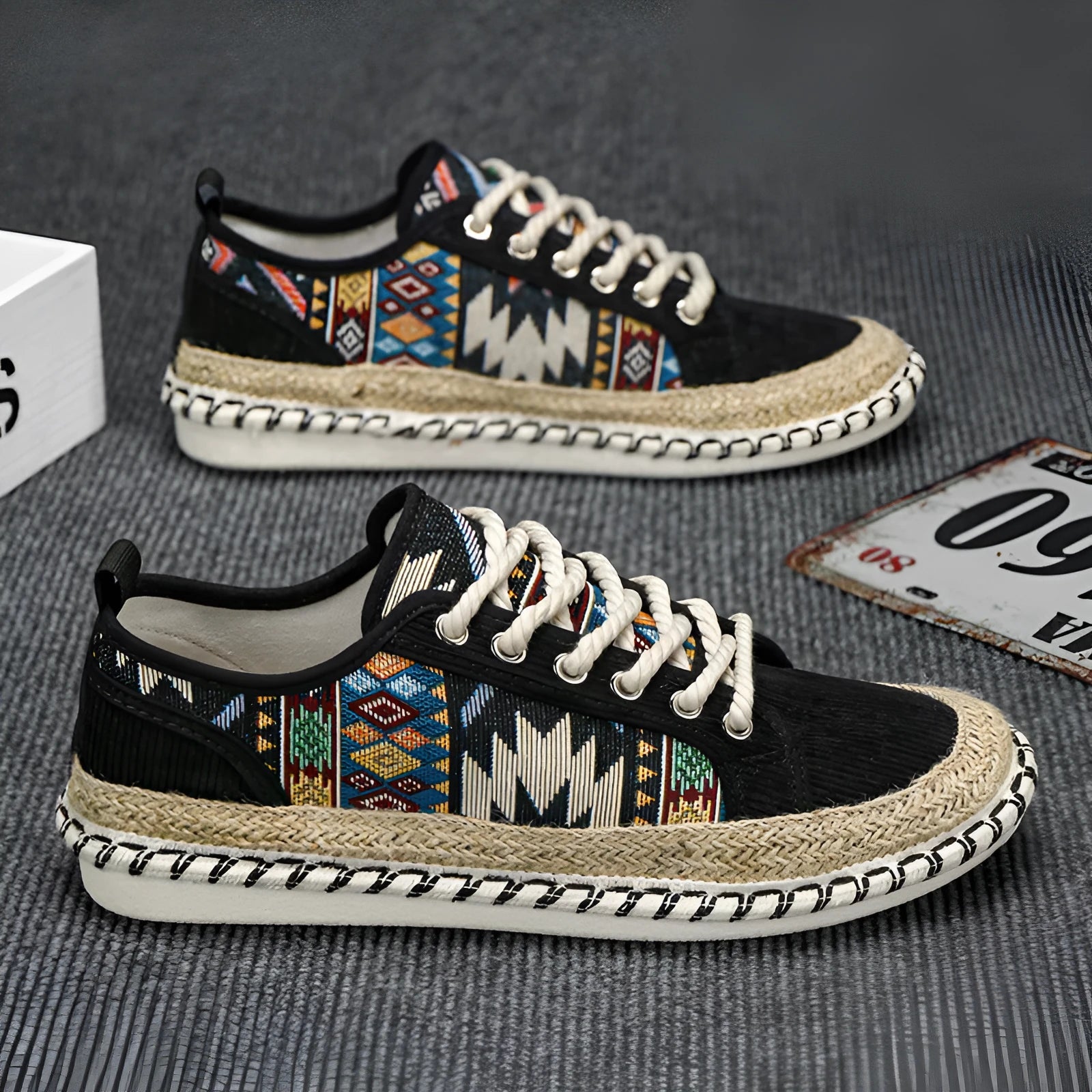 Men's casual summer shoes with breathable cloth upper in black colour, round-toe design