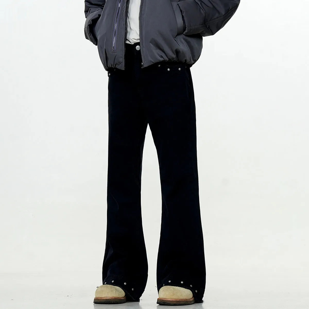 American retro straight-leg cotton jeans in black or gray green with mid-waist fit and horn leg opening