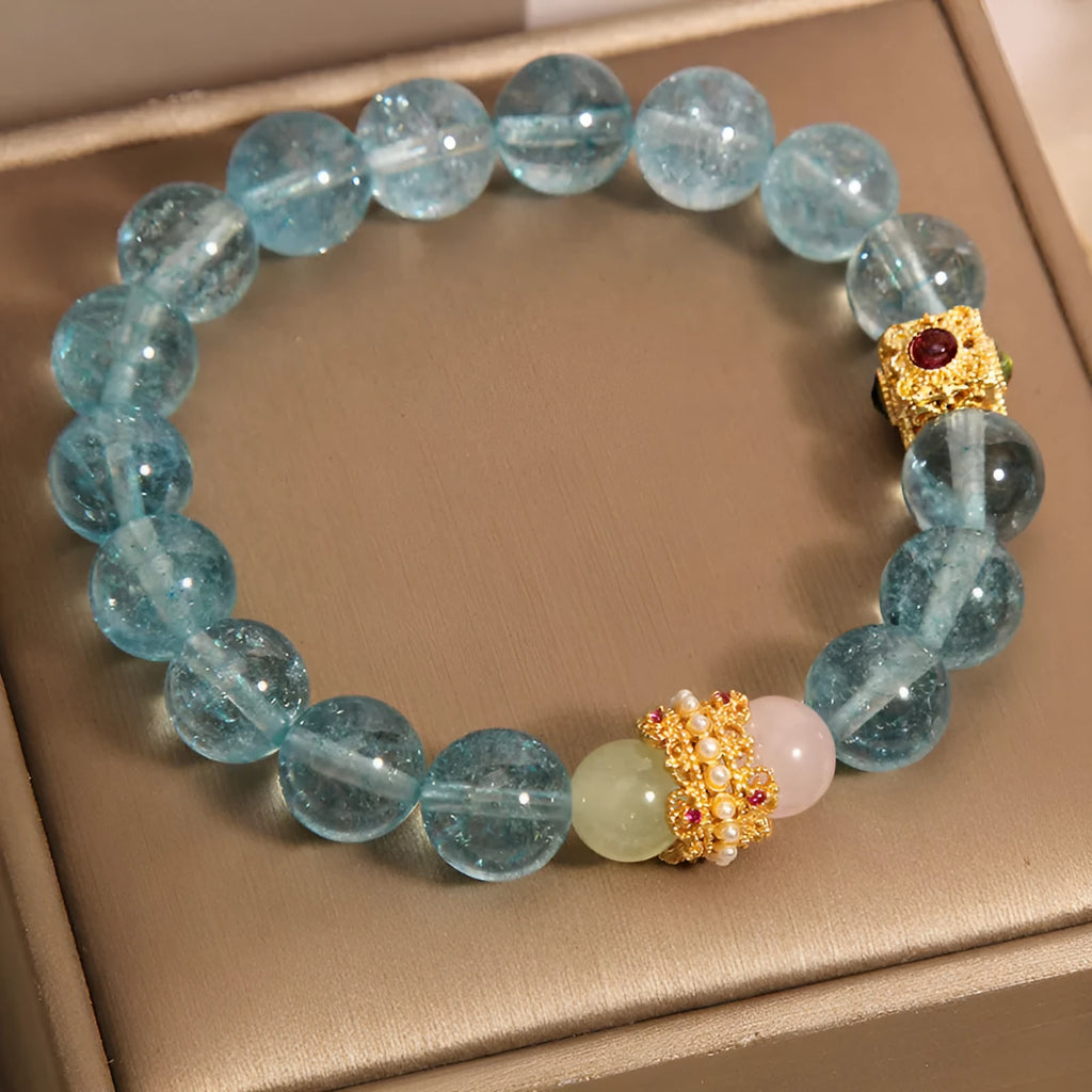 Chinese-style crystal bracelet with blue cube sugar crystals and flexible ring design