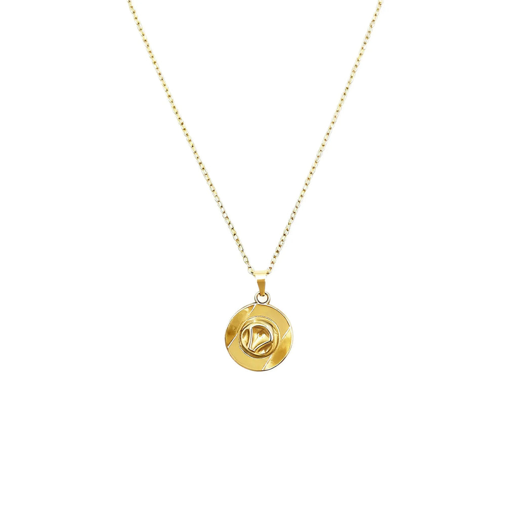 Cowboy hat punk pendant plated 18K gold on O-ring chain in gold colour with round top hat geometric shape
