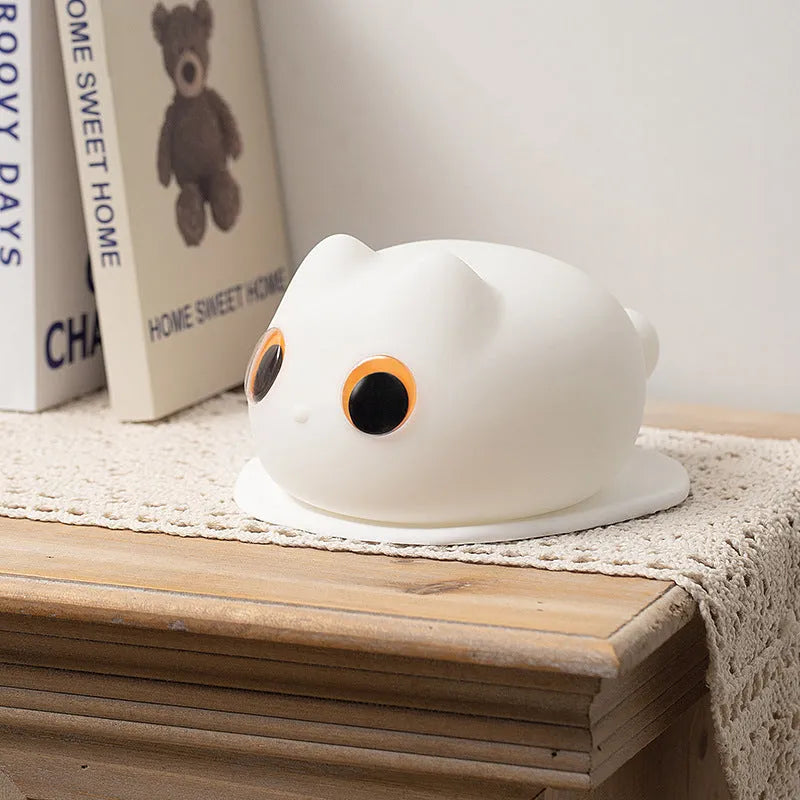 Cat-shaped silicone USB charging night lamp with two brightness levels and timer, battery powered, 134mm tall