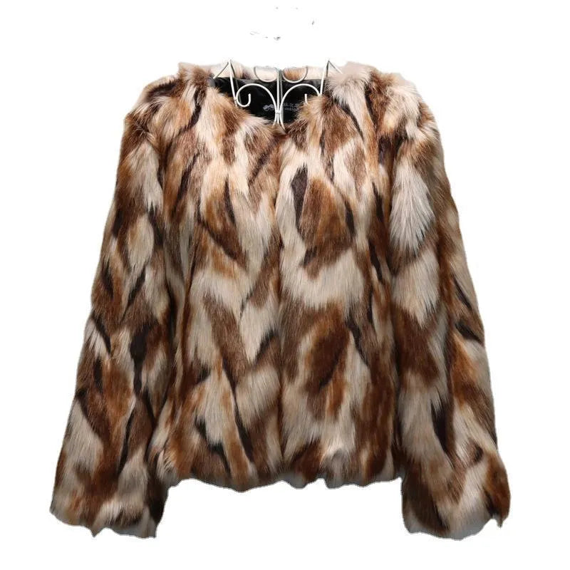 Women's slim-fitting Korean style faux fur coat in artificial fur fabric