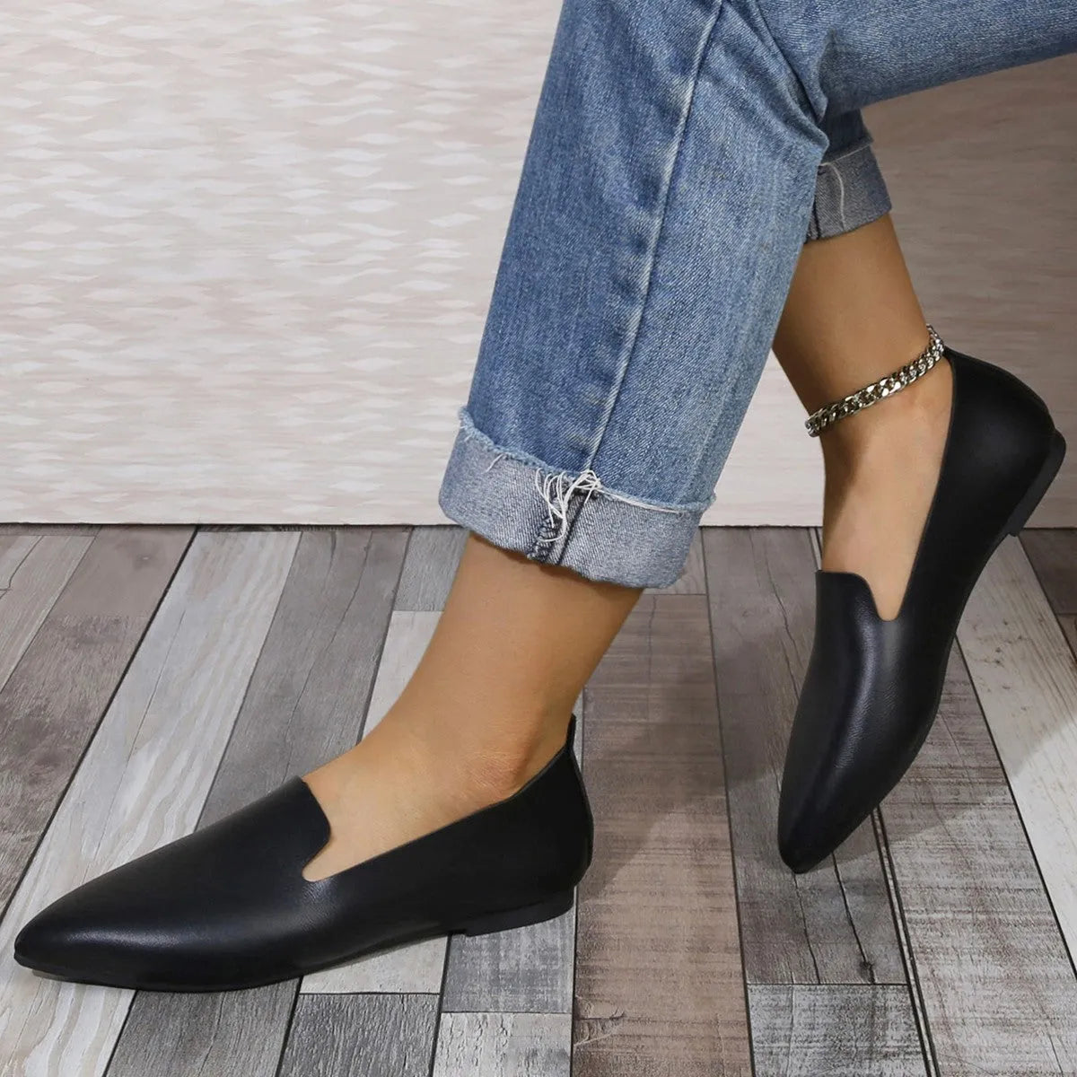 Leather flat bottom pumps for women low heel pointed toe black white