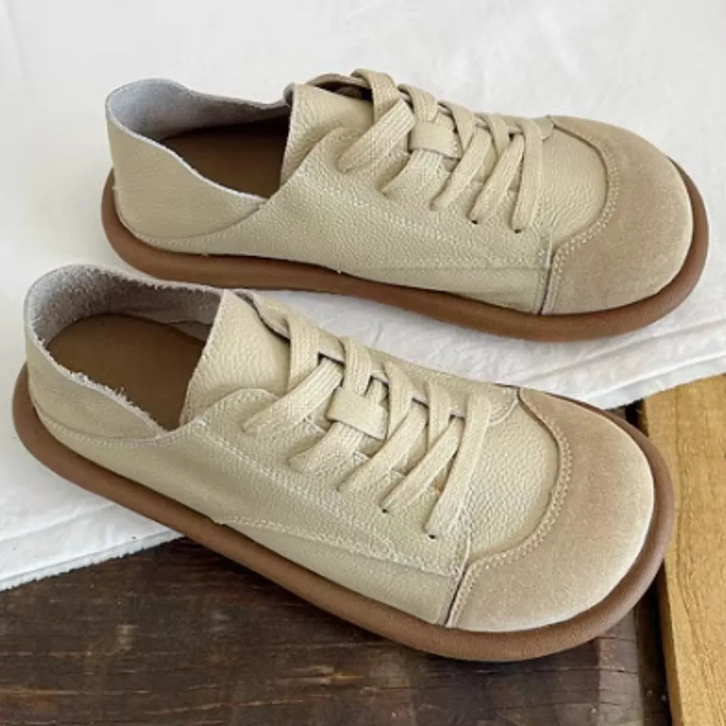 Women's lace-up casual sneakers with flat rubber sole, round toe, mixed upper, in camel or grey