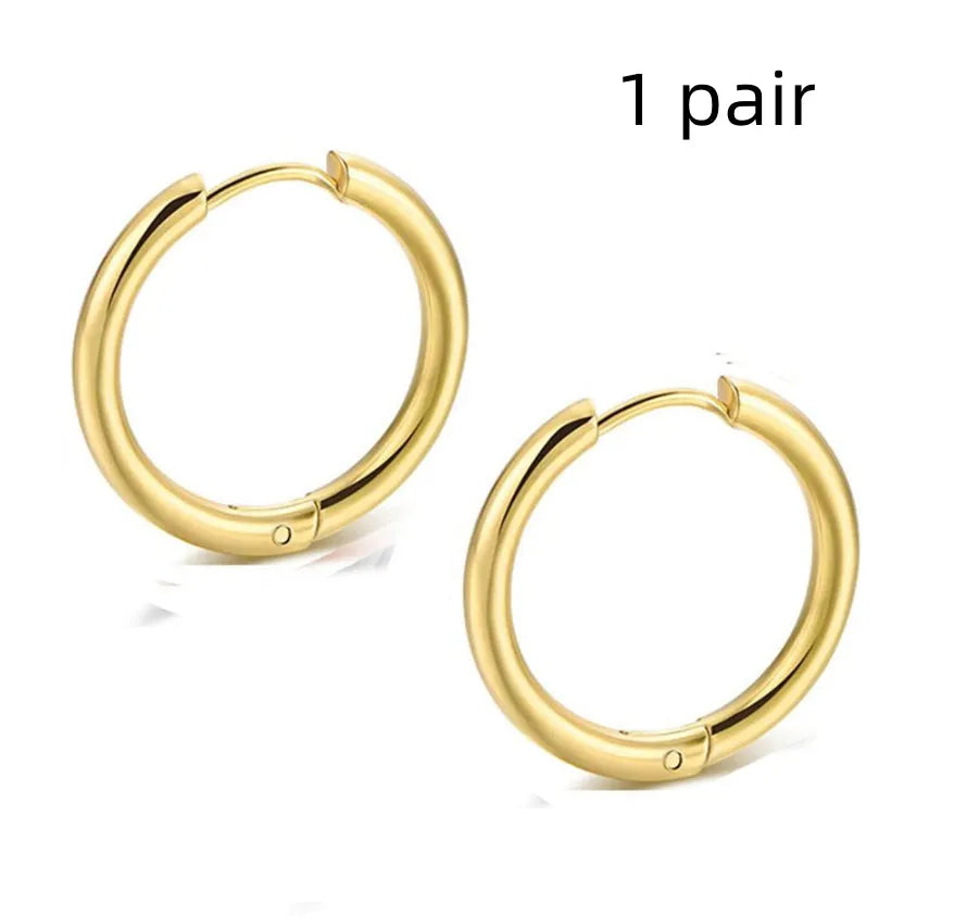 Titanium steel earrings in gold colour with 10mm diameter, individually packed
