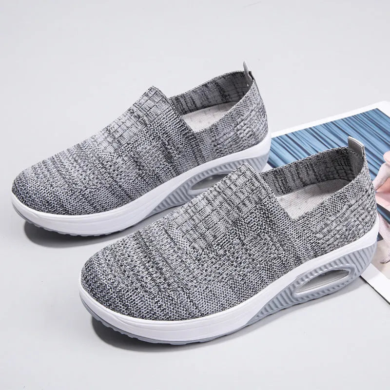 Women's round-toe mesh running shoes with air cushion sole in beige colour