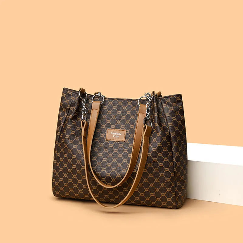 Retro women's PU leather handbag in brown, grey or white with polyester lining