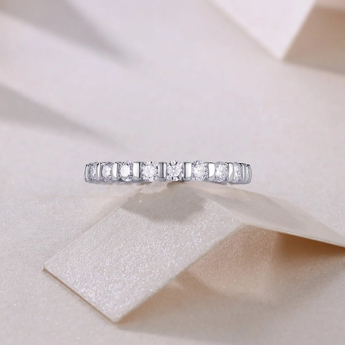 S925 silver moissanite wedding ring set with platinum plating, shown in gold, platinum, and rose gold finishes.