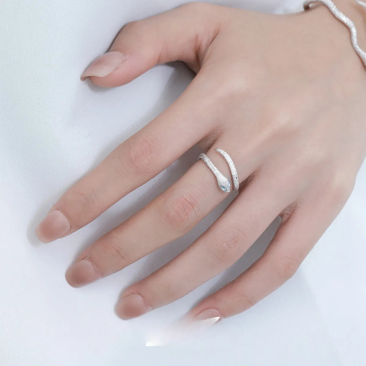 Women's adjustable snake ring in silver with platinum colour electroplated finish