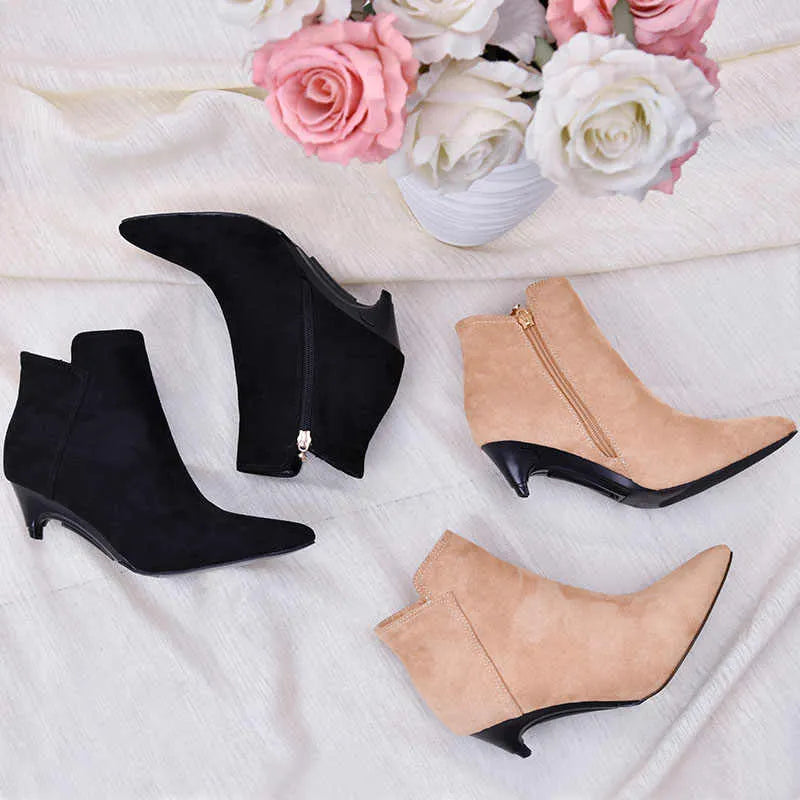 Foldable high-heel Martin boots in black or nude cow suede with side zipper, artificial short plush lining, and metal detail, sizes 34-39