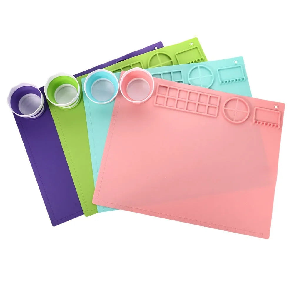 Silicone painting mat with optional double bowl design for watercolour and oil painting in various colours