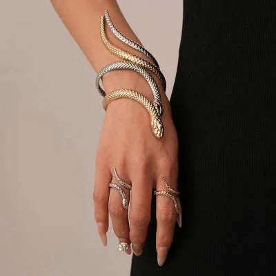 Exaggerated twisted winding simulated snake ring bracelet set in gold or silver colour