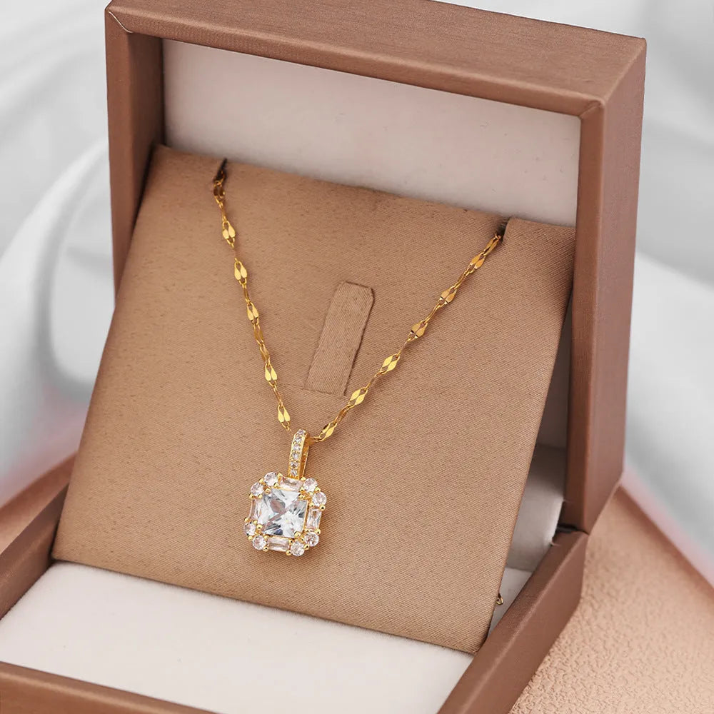 Women's gold geometric clavicle necklace with quadrilateral zircon pendant on water wave chain
