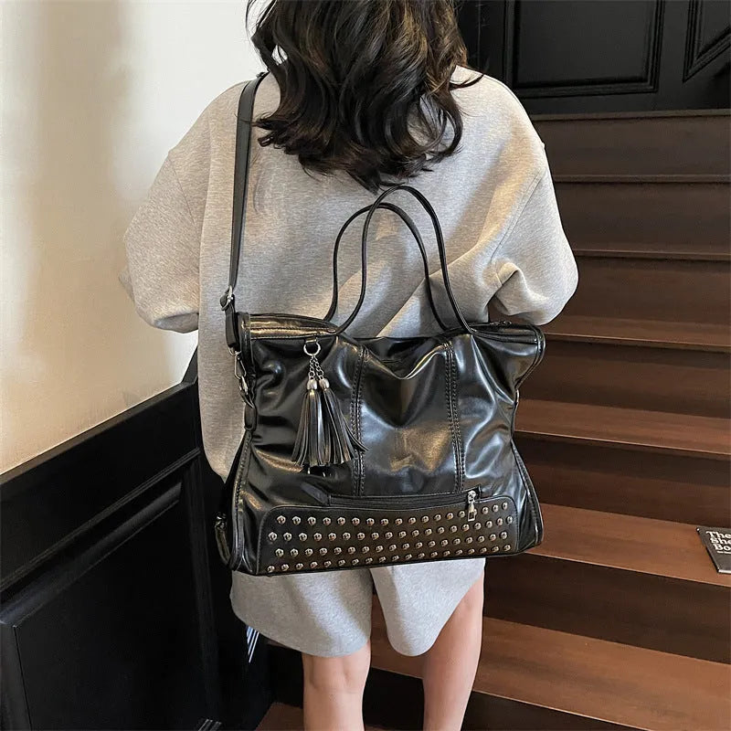 Women's messenger bag with rivet detail, large capacity, horizontal square shape, available in multiple colours