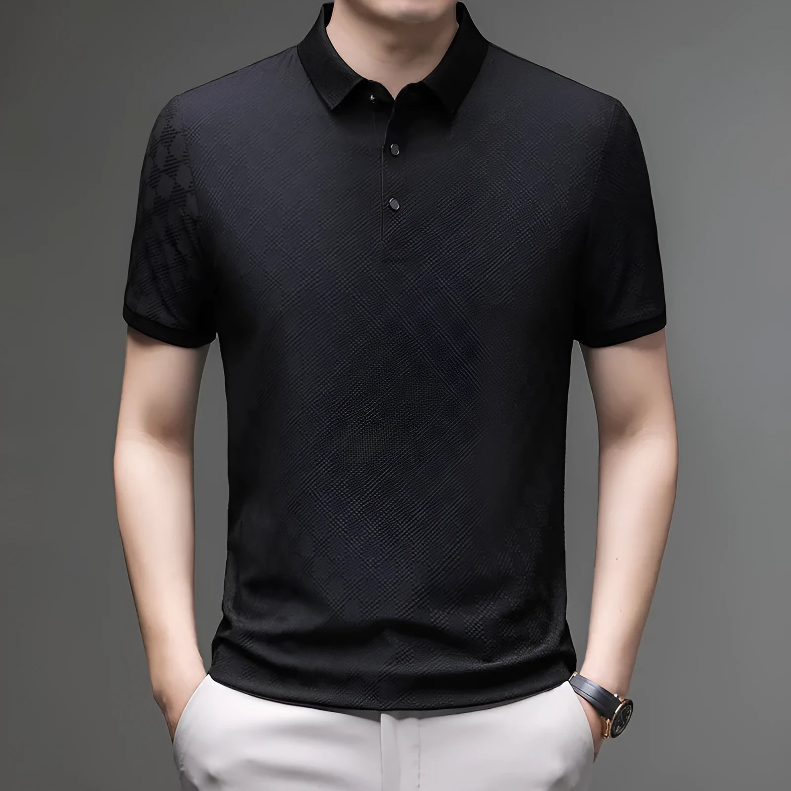 Rhombus thin ice silk short sleeve T-shirt in black with a slit hem design.