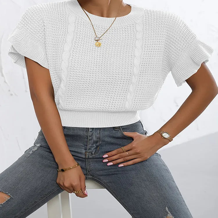 Women's knitted pullover sweater with twisted string pattern and ruffled short sleeves in loose fit