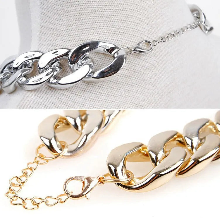 Gold colour geometric pendant dog collar with twisted chain adjustable 21-50cm