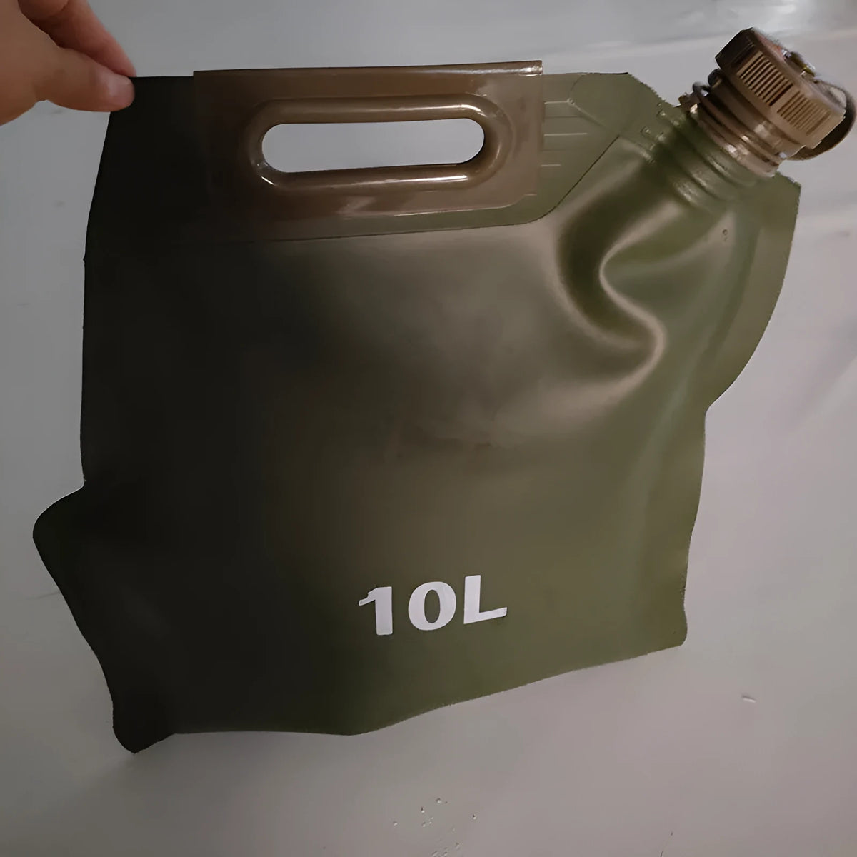 Portable folding TPU oil bag for liquid gasoline transport, available in 5L, 10L, 20L, and 30L sizes