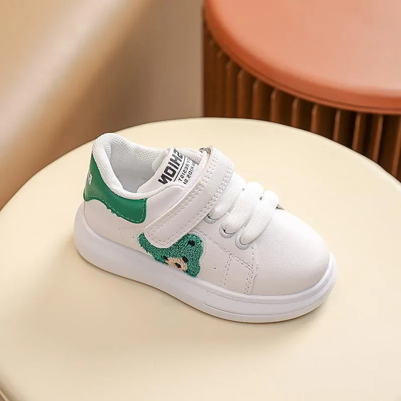 Baby Bear cartoon pattern children's sports shoes in black, green and khaki colours