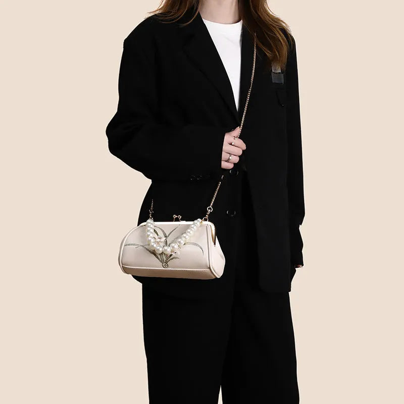 Beige embroidered shell-shaped women's shoulder bag in soft PU leather