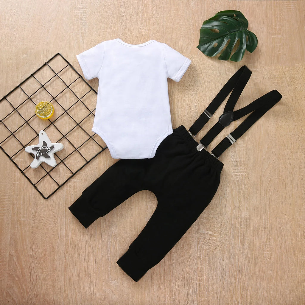 Men's white striped cotton blouse and pants set with removable hood and short sleeves.