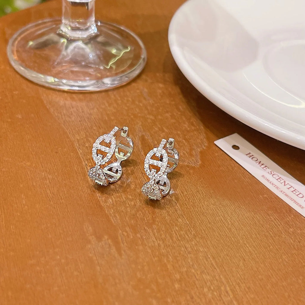 Ladies diamond-effect earrings with electroplated silver, gold or rose gold plating