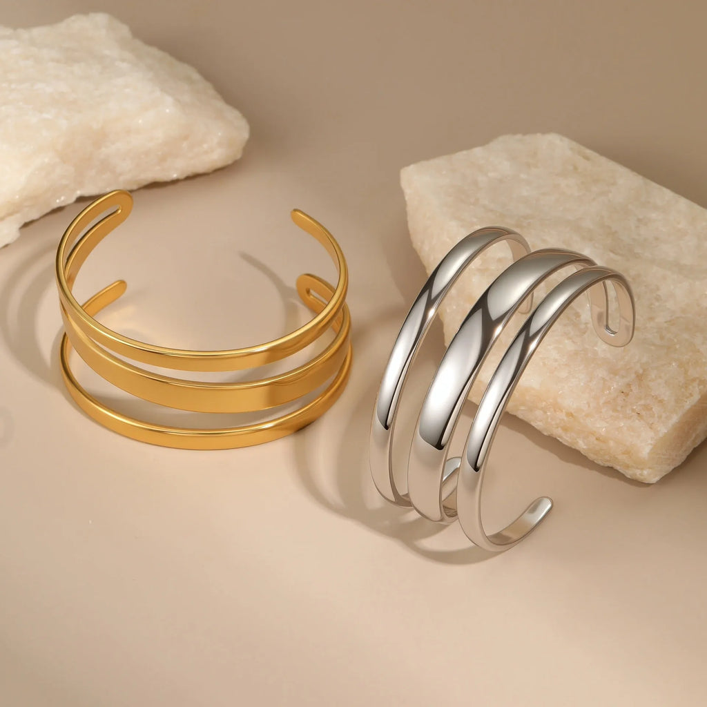 Geometric stainless steel bracelet for women with simple opening clasp in gold or steel colour