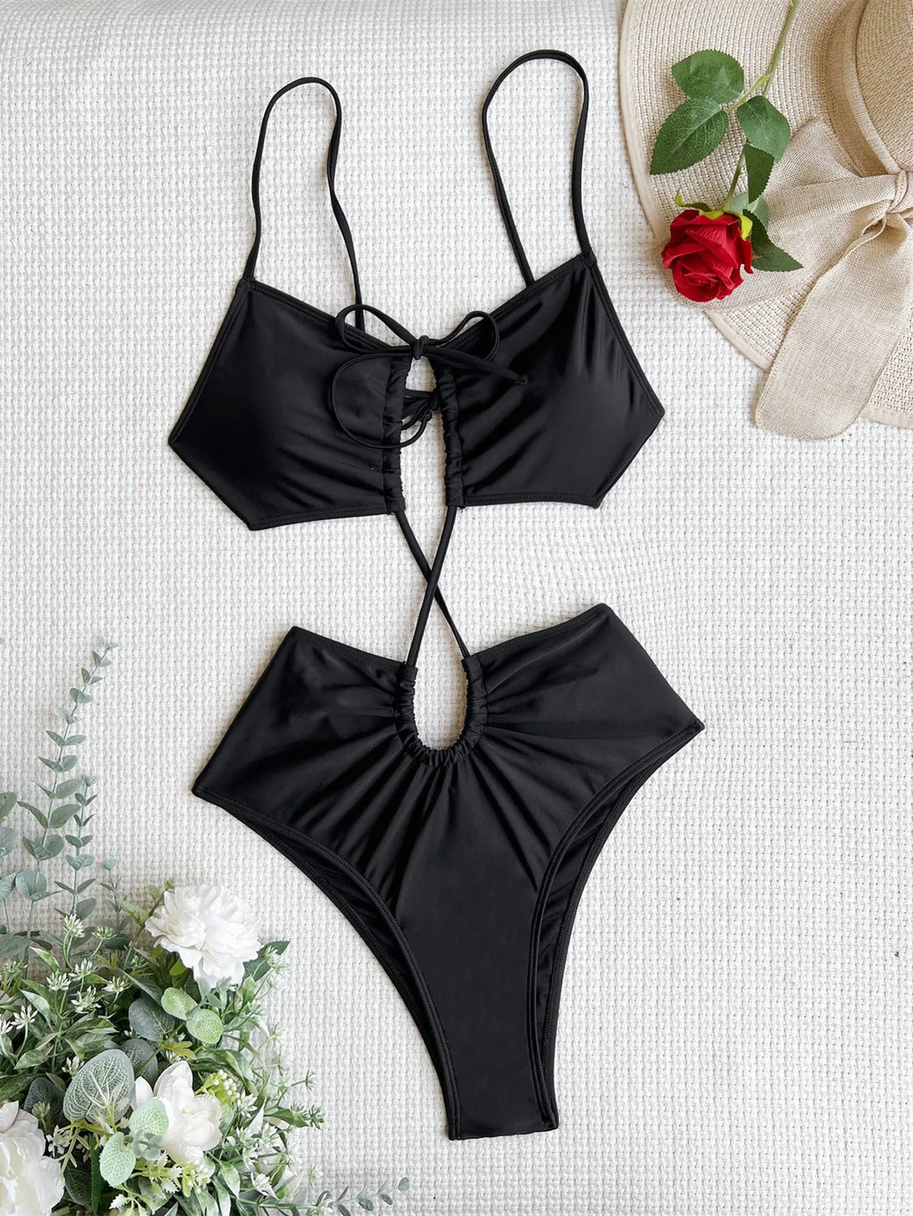 Women's sleeveless hollow back one-piece swimsuit in triangle style for hot springs