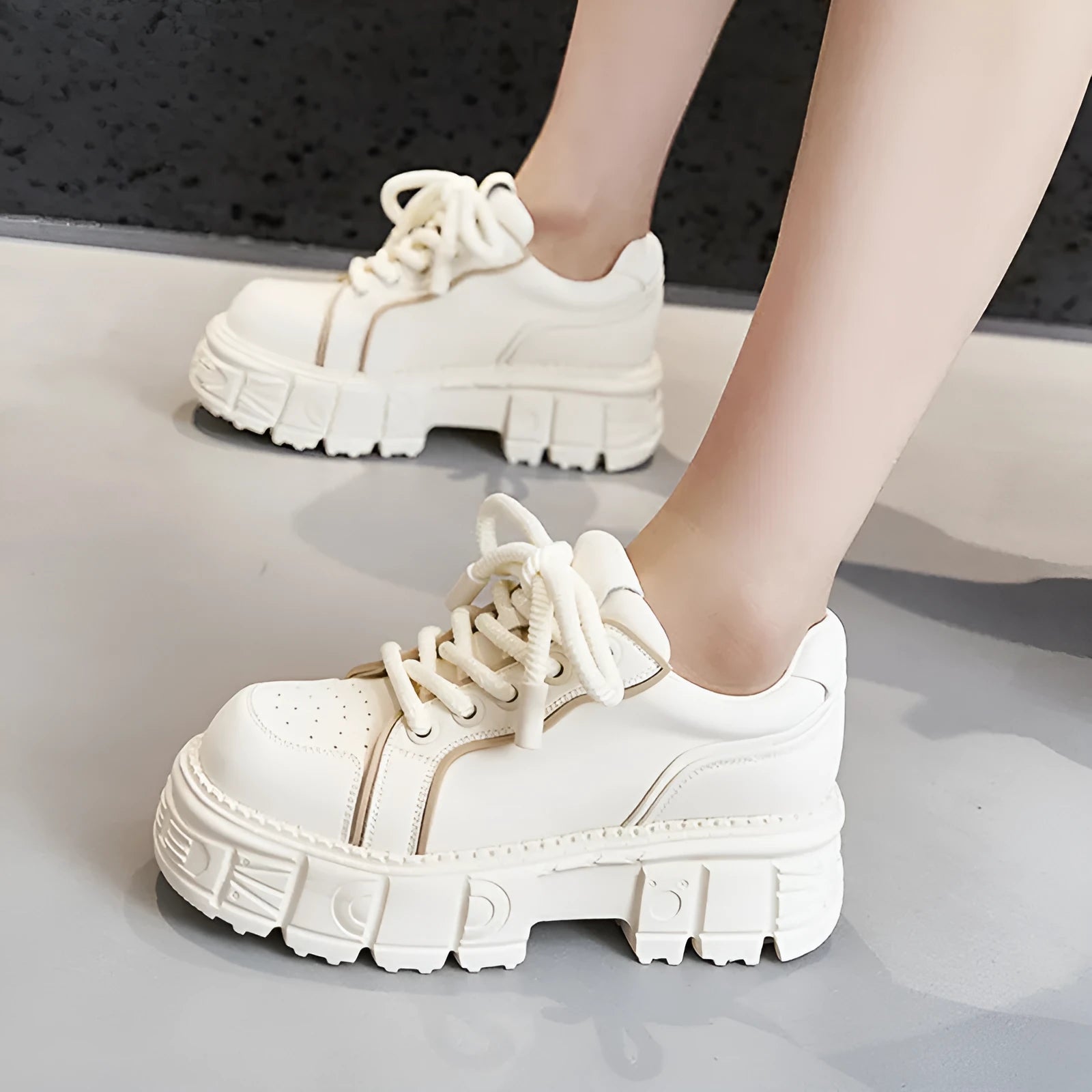 Solid colour leather casual shoes with rubber foam soles in beige and pink options