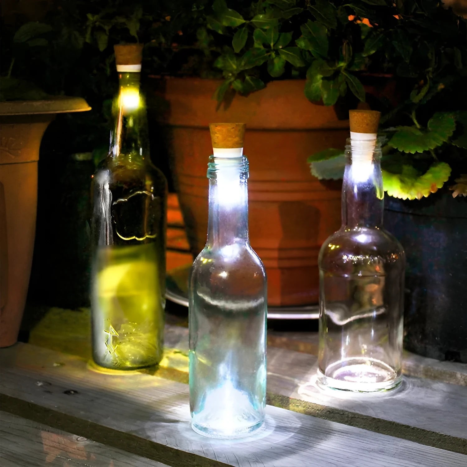 Plastic rechargeable LED luminous cork light for bottle top decoration.