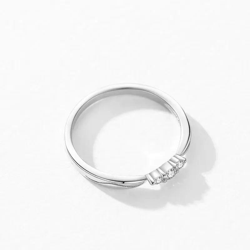 S925 sterling silver ripple wave gang drill ring on white background, white gold plating, US sizes 6-9